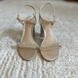 Jewel Badgley Mischka Glitter Block Heel Sandals in Champagne